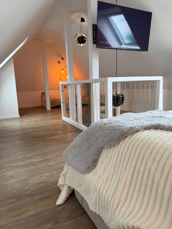 Modernes Badezimmer der Unterkunft im Raum Minden
